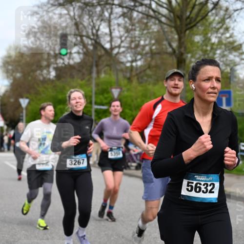 12.04.2026 - 45. Internationalen Wilhelmsburger Insellauf J. Mangold http://msf.ph/oto/9518439 12.04.2026 13:23:51 Ziel 2766, 5622, 3739, 5209, 5212, 2802, 2803, 3258, 3259, 4073, 4292, 4517, 3872, 5017, 3871, 5632, 4365, 3267, 2562, 5356, 5355, 4567, 2145 meine-sportfotos.de