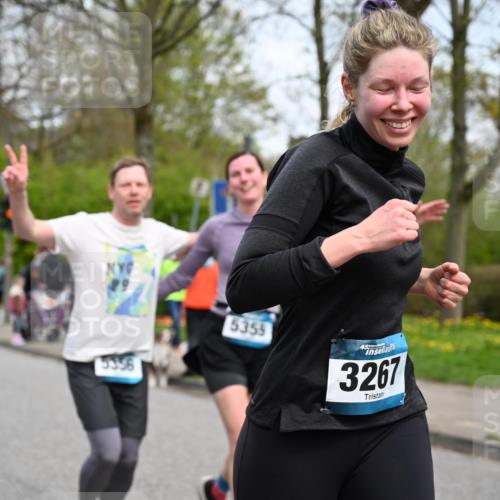 12.04.2026 - 45. Internationalen Wilhelmsburger Insellauf J. Mangold http://msf.ph/oto/9518459 12.04.2026 13:23:52 Ziel 2766, 5622, 3739, 5209, 5212, 2802, 2803, 3258, 3259, 4073, 4292, 4517, 3872, 5017, 3871, 5632, 4365, 3267, 2562, 5356, 5355, 4567, 2145 meine-sportfotos.de