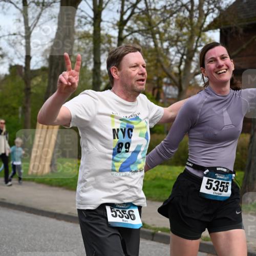 12.04.2026 - 45. Internationalen Wilhelmsburger Insellauf J. Mangold http://msf.ph/oto/9518469 12.04.2026 13:23:53 Ziel 2766, 5622, 3739, 5209, 5212, 2802, 2803, 3258, 3259, 4073, 4292, 4517, 3872, 5017, 3871, 3871, 5632, 4365, 3267, 2562, 5356, 5355, 4567, 2145 meine-sportfotos.de