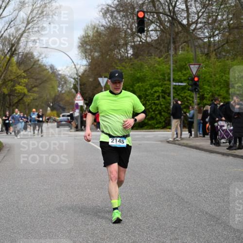 12.04.2026 - 45. Internationalen Wilhelmsburger Insellauf J. Mangold http://msf.ph/oto/9518503 12.04.2026 13:24:02 Ziel 2802, 2803, 3258, 3259, 4073, 4292, 4517, 3872, 5017, 3871, 5632, 4365, 3267, 2562, 5356, 5355, 4567, 2145, 3936, 4908, 4016, 2111, 2112, 2290 meine-sportfotos.de