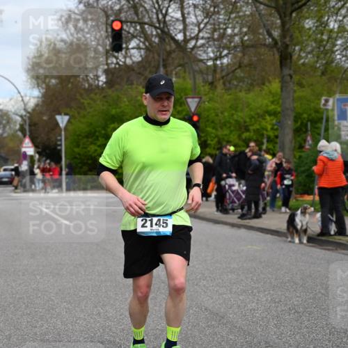 12.04.2026 - 45. Internationalen Wilhelmsburger Insellauf J. Mangold http://msf.ph/oto/9518515 12.04.2026 13:24:03 Ziel 2802, 2803, 3258, 3259, 4073, 4292, 4517, 3872, 5017, 3871, 5632, 4365, 3267, 2562, 5356, 5355, 4567, 2145, 3936, 4908, 4016, 2111, 2112, 2290, 4812 meine-sportfotos.de