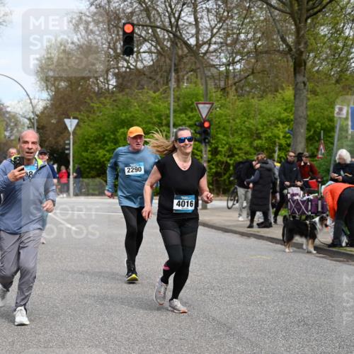 12.04.2026 - 45. Internationalen Wilhelmsburger Insellauf J. Mangold http://msf.ph/oto/9518519 12.04.2026 13:24:15 Ziel 5017, 3871, 5632, 4365, 3267, 2562, 5356, 5355, 4567, 2145, 3936, 4908, 4016, 2111, 2112, 2290, 4812, 4812, 2990, 2991, 2012 meine-sportfotos.de