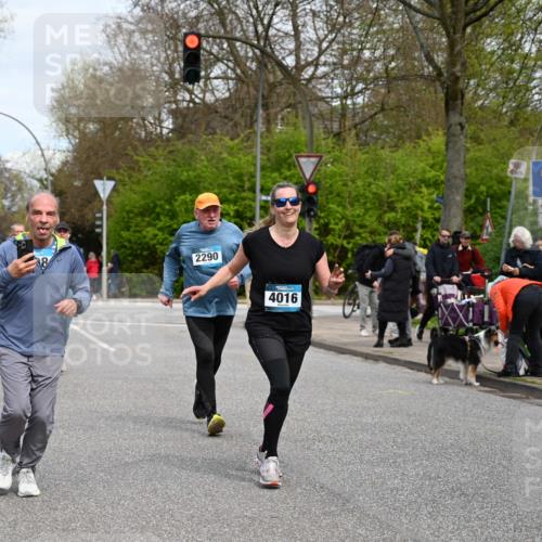 12.04.2026 - 45. Internationalen Wilhelmsburger Insellauf J. Mangold http://msf.ph/oto/9518520 12.04.2026 13:24:15 Ziel 5017, 3871, 5632, 4365, 3267, 2562, 5356, 5355, 4567, 2145, 3936, 4908, 4016, 2111, 2112, 2290, 4812, 4812, 2990, 2991, 2012 meine-sportfotos.de
