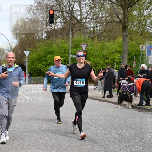 12.04.2026 - 45. Internationalen Wilhelmsburger Insellauf J. Mangold http://msf.ph/oto/9518521 12.04.2026 13:24:15 Ziel 5017, 3871, 5632, 4365, 3267, 2562, 5356, 5355, 4567, 2145, 3936, 4908, 4016, 2111, 2112, 2290, 4812, 4812, 2990, 2991, 2012 meine-sportfotos.de