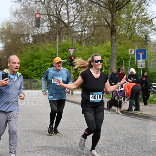 12.04.2026 - 45. Internationalen Wilhelmsburger Insellauf J. Mangold http://msf.ph/oto/9518527 12.04.2026 13:24:15 Ziel 5017, 3871, 5632, 4365, 3267, 2562, 5356, 5355, 4567, 2145, 3936, 4908, 4016, 2111, 2112, 2290, 4812, 4812, 2990, 2991, 2012 meine-sportfotos.de