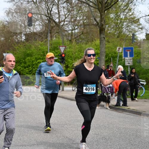 12.04.2026 - 45. Internationalen Wilhelmsburger Insellauf J. Mangold http://msf.ph/oto/9518528 12.04.2026 13:24:16 Ziel 3871, 5632, 4365, 3267, 2562, 5356, 5355, 4567, 2145, 3936, 4908, 4016, 2111, 2112, 2290, 4812, 2990, 2991, 2990, 2991, 2012, 5021 meine-sportfotos.de