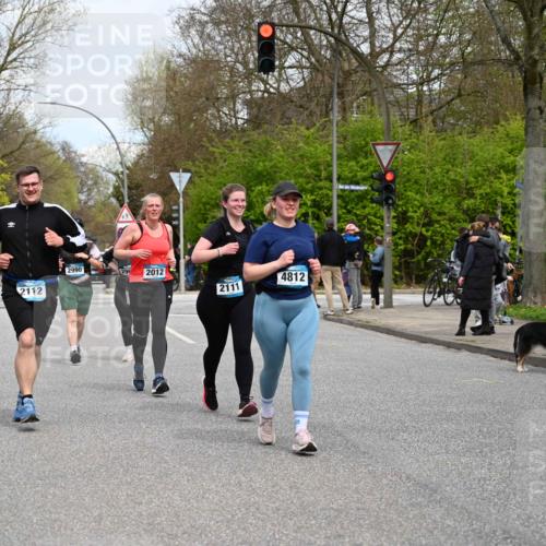 12.04.2026 - 45. Internationalen Wilhelmsburger Insellauf J. Mangold http://msf.ph/oto/9518544 12.04.2026 13:24:18 Ziel 3871, 5632, 4365, 3267, 2562, 5356, 5355, 4567, 2145, 3936, 4908, 4016, 2111, 2112, 2290, 4812, 2990, 2991, 2012, 5021, 4751 meine-sportfotos.de
