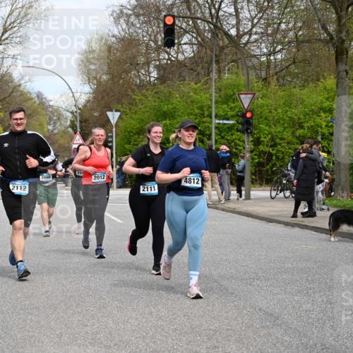 12.04.2026 - 45. Internationalen Wilhelmsburger Insellauf J. Mangold http://msf.ph/oto/9518545 12.04.2026 13:24:18 Ziel 3871, 5632, 4365, 3267, 2562, 5356, 5355, 4567, 2145, 3936, 4908, 4016, 2111, 2112, 2290, 4812, 2990, 2991, 2012, 5021, 4751 meine-sportfotos.de