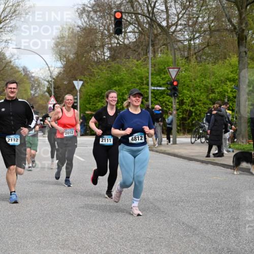 12.04.2026 - 45. Internationalen Wilhelmsburger Insellauf J. Mangold http://msf.ph/oto/9518546 12.04.2026 13:24:18 Ziel 3871, 5632, 4365, 3267, 2562, 5356, 5355, 4567, 2145, 3936, 4908, 4016, 2111, 2112, 2290, 4812, 2990, 2991, 2012, 5021, 4751 meine-sportfotos.de