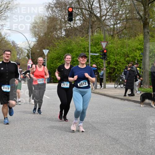 12.04.2026 - 45. Internationalen Wilhelmsburger Insellauf J. Mangold http://msf.ph/oto/9518547 12.04.2026 13:24:18 Ziel 3871, 5632, 4365, 3267, 2562, 5356, 5355, 4567, 2145, 3936, 4908, 4016, 2111, 2112, 2290, 4812, 2990, 2991, 2012, 5021, 4751 meine-sportfotos.de