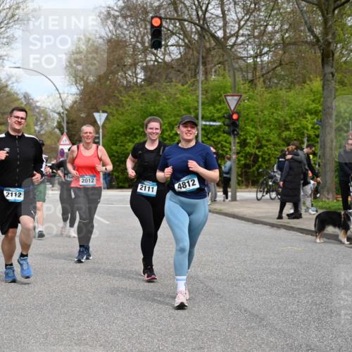 12.04.2026 - 45. Internationalen Wilhelmsburger Insellauf J. Mangold http://msf.ph/oto/9518548 12.04.2026 13:24:18 Ziel 3871, 5632, 4365, 3267, 2562, 5356, 5355, 4567, 2145, 3936, 4908, 4016, 2111, 2112, 2290, 4812, 2990, 2991, 2012, 5021, 4751 meine-sportfotos.de