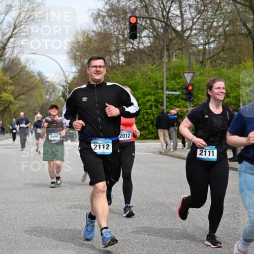 12.04.2026 - 45. Internationalen Wilhelmsburger Insellauf J. Mangold http://msf.ph/oto/9518558 12.04.2026 13:24:20 Ziel 4365, 3267, 2562, 5356, 5355, 4567, 2145, 3936, 3936, 4908, 4016, 2111, 2112, 2290, 4812, 2990, 2991, 2012, 5021, 4751, 2558, 2557 meine-sportfotos.de