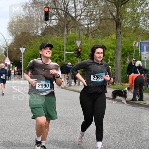 12.04.2026 - 45. Internationalen Wilhelmsburger Insellauf J. Mangold http://msf.ph/oto/9518583 12.04.2026 13:24:23 Ziel 4567, 2145, 3936, 4908, 4016, 2111, 2112, 2290, 4812, 2990, 2991, 2012, 5021, 4751, 2558, 2557 meine-sportfotos.de
