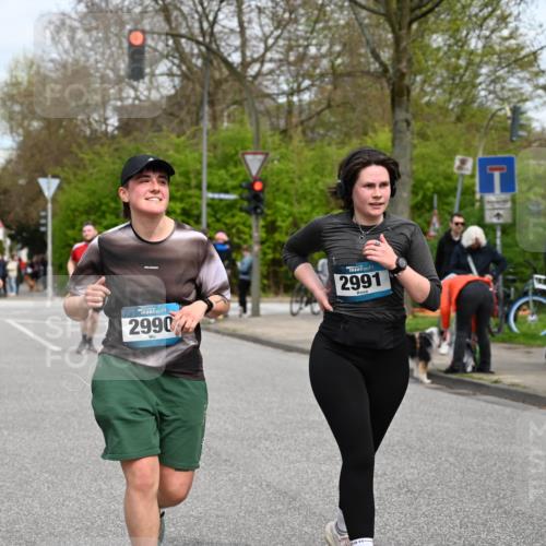 12.04.2026 - 45. Internationalen Wilhelmsburger Insellauf J. Mangold http://msf.ph/oto/9518586 12.04.2026 13:24:23 Ziel 4567, 2145, 3936, 4908, 4016, 2111, 2112, 2290, 4812, 2990, 2991, 2012, 5021, 4751, 2558, 2557 meine-sportfotos.de