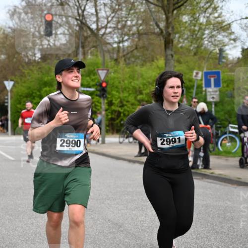 12.04.2026 - 45. Internationalen Wilhelmsburger Insellauf J. Mangold http://msf.ph/oto/9518588 12.04.2026 13:24:23 Ziel 4567, 2145, 3936, 4908, 4016, 2111, 2112, 2290, 4812, 2990, 2991, 2012, 5021, 4751, 2558, 2557 meine-sportfotos.de
