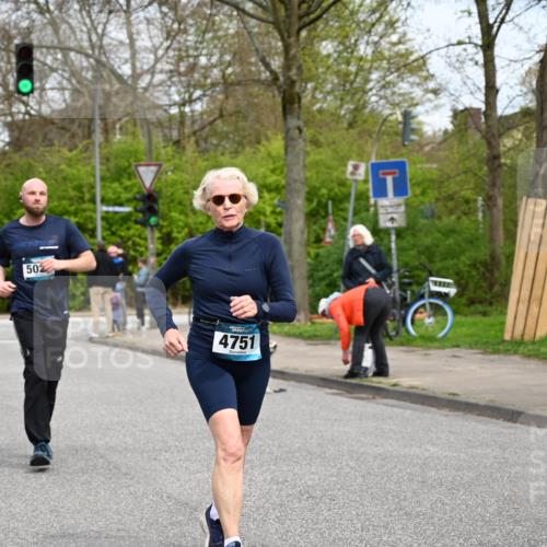 12.04.2026 - 45. Internationalen Wilhelmsburger Insellauf J. Mangold http://msf.ph/oto/9518606 12.04.2026 13:24:29 Ziel 4567, 2145, 3936, 4908, 4016, 2111, 2112, 2290, 4812, 2990, 2991, 2012, 5021, 4751, 2558, 2557 meine-sportfotos.de