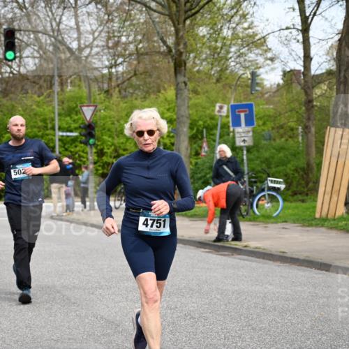12.04.2026 - 45. Internationalen Wilhelmsburger Insellauf J. Mangold http://msf.ph/oto/9518607 12.04.2026 13:24:29 Ziel 4567, 2145, 3936, 4908, 4016, 2111, 2112, 2290, 4812, 2990, 2991, 2012, 5021, 4751, 2558, 2557 meine-sportfotos.de