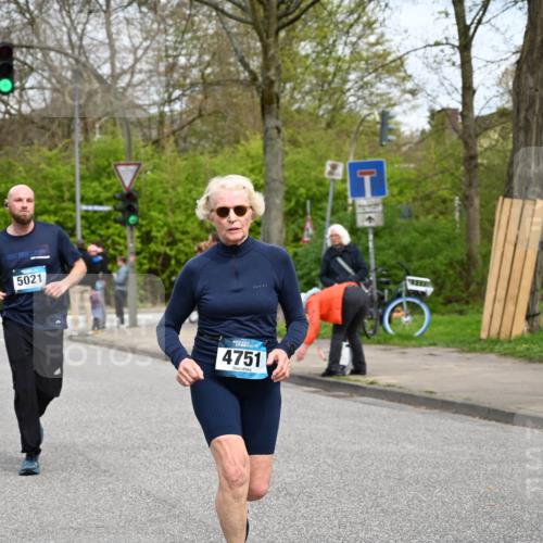 12.04.2026 - 45. Internationalen Wilhelmsburger Insellauf J. Mangold http://msf.ph/oto/9518608 12.04.2026 13:24:30 Ziel 4567, 2145, 3936, 4908, 4016, 2111, 2112, 2290, 4812, 2990, 2991, 2012, 5021, 4751, 4751, 2558, 2557 meine-sportfotos.de
