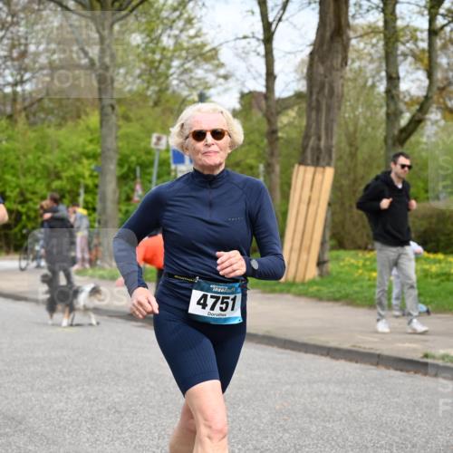 12.04.2026 - 45. Internationalen Wilhelmsburger Insellauf J. Mangold http://msf.ph/oto/9518615 12.04.2026 13:24:30 Ziel 4567, 2145, 3936, 4908, 4016, 2111, 2112, 2290, 4812, 2990, 2991, 2012, 5021, 4751, 4751, 2558, 2557 meine-sportfotos.de