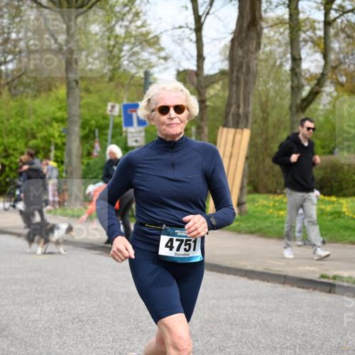 12.04.2026 - 45. Internationalen Wilhelmsburger Insellauf J. Mangold http://msf.ph/oto/9518616 12.04.2026 13:24:30 Ziel 4567, 2145, 3936, 4908, 4016, 2111, 2112, 2290, 4812, 2990, 2991, 2012, 5021, 4751, 4751, 2558, 2557 meine-sportfotos.de