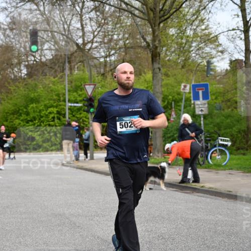 12.04.2026 - 45. Internationalen Wilhelmsburger Insellauf J. Mangold http://msf.ph/oto/9518618 12.04.2026 13:24:31 Ziel 4567, 2145, 3936, 4908, 4016, 2111, 2112, 2290, 4812, 2990, 2991, 2012, 2012, 5021, 4751, 2558, 2557 meine-sportfotos.de