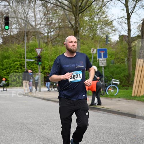 12.04.2026 - 45. Internationalen Wilhelmsburger Insellauf J. Mangold http://msf.ph/oto/9518621 12.04.2026 13:24:31 Ziel 4567, 2145, 3936, 4908, 4016, 2111, 2112, 2290, 4812, 2990, 2991, 2012, 2012, 5021, 4751, 2558, 2557 meine-sportfotos.de