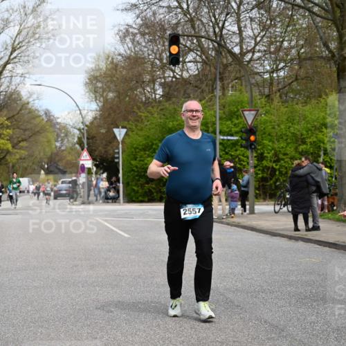 12.04.2026 - 45. Internationalen Wilhelmsburger Insellauf J. Mangold http://msf.ph/oto/9518633 12.04.2026 13:24:37 Ziel 2145, 3936, 4908, 4016, 2111, 2112, 2290, 4812, 2990, 2991, 2012, 5021, 4751, 2558, 2557 meine-sportfotos.de