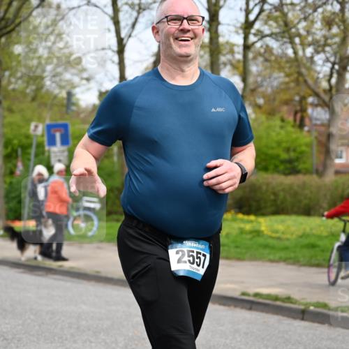 12.04.2026 - 45. Internationalen Wilhelmsburger Insellauf J. Mangold http://msf.ph/oto/9518656 12.04.2026 13:24:39 Ziel 3936, 4908, 4016, 2111, 2112, 2290, 4812, 2990, 2991, 2012, 5021, 4751, 2558, 2557 meine-sportfotos.de