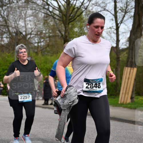 12.04.2026 - 45. Internationalen Wilhelmsburger Insellauf J. Mangold http://msf.ph/oto/9518670 12.04.2026 13:25:01 Ziel 5021, 4751, 2558, 2557, 2848, 2258, 2257, 2718, 5152, 5757 meine-sportfotos.de