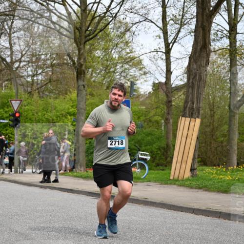 12.04.2026 - 45. Internationalen Wilhelmsburger Insellauf J. Mangold http://msf.ph/oto/9518683 12.04.2026 13:25:03 Ziel 5021, 4751, 2558, 2557, 2848, 2258, 2257, 2718, 5152, 5757 meine-sportfotos.de