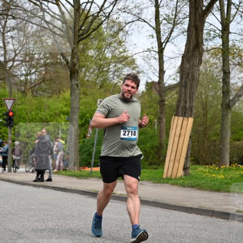 12.04.2026 - 45. Internationalen Wilhelmsburger Insellauf J. Mangold http://msf.ph/oto/9518685 12.04.2026 13:25:03 Ziel 5021, 4751, 2558, 2557, 2848, 2258, 2257, 2718, 5152, 5757 meine-sportfotos.de
