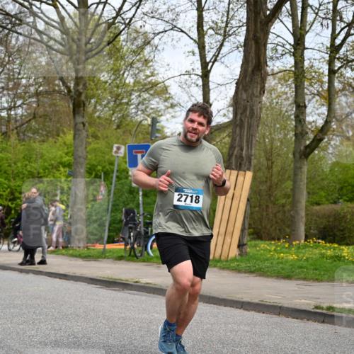 12.04.2026 - 45. Internationalen Wilhelmsburger Insellauf J. Mangold http://msf.ph/oto/9518688 12.04.2026 13:25:03 Ziel 5021, 4751, 2558, 2557, 2848, 2258, 2257, 2718, 5152, 5757 meine-sportfotos.de