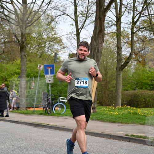 12.04.2026 - 45. Internationalen Wilhelmsburger Insellauf J. Mangold http://msf.ph/oto/9518690 12.04.2026 13:25:04 Ziel 5021, 4751, 2558, 2557, 2848, 2258, 2257, 2718, 5152, 5757, 3649 meine-sportfotos.de