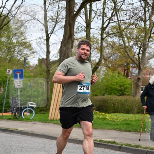 12.04.2026 - 45. Internationalen Wilhelmsburger Insellauf J. Mangold http://msf.ph/oto/9518694 12.04.2026 13:25:04 Ziel 5021, 4751, 2558, 2557, 2848, 2258, 2257, 2718, 5152, 5757, 3649 meine-sportfotos.de