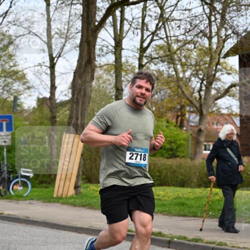 12.04.2026 - 45. Internationalen Wilhelmsburger Insellauf J. Mangold http://msf.ph/oto/9518696 12.04.2026 13:25:04 Ziel 5021, 4751, 2558, 2557, 2848, 2258, 2257, 2718, 5152, 5757, 3649 meine-sportfotos.de