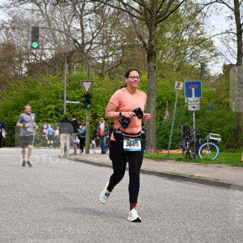 12.04.2026 - 45. Internationalen Wilhelmsburger Insellauf J. Mangold http://msf.ph/oto/9518723 12.04.2026 13:25:19 Ziel 2848, 2258, 2257, 2718, 5152, 5757, 3649, 4604, 4604, 4790, 2717, 4431, 3023, 3024 meine-sportfotos.de