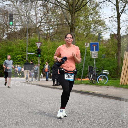 12.04.2026 - 45. Internationalen Wilhelmsburger Insellauf J. Mangold http://msf.ph/oto/9518725 12.04.2026 13:25:19 Ziel 2848, 2258, 2257, 2718, 5152, 5757, 3649, 4604, 4604, 4790, 2717, 4431, 3023, 3024 meine-sportfotos.de