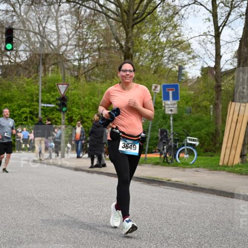 12.04.2026 - 45. Internationalen Wilhelmsburger Insellauf J. Mangold http://msf.ph/oto/9518726 12.04.2026 13:25:19 Ziel 2848, 2258, 2257, 2718, 5152, 5757, 3649, 4604, 4604, 4790, 2717, 4431, 3023, 3024 meine-sportfotos.de
