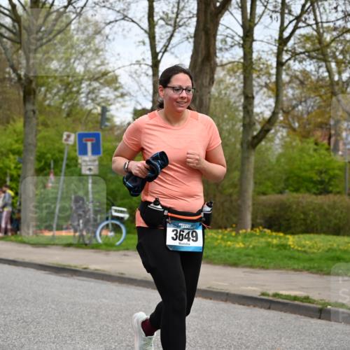 12.04.2026 - 45. Internationalen Wilhelmsburger Insellauf J. Mangold http://msf.ph/oto/9518735 12.04.2026 13:25:20 Ziel 2848, 2258, 2257, 2718, 5152, 5757, 3649, 4604, 4790, 2717, 4431, 3023, 3024 meine-sportfotos.de
