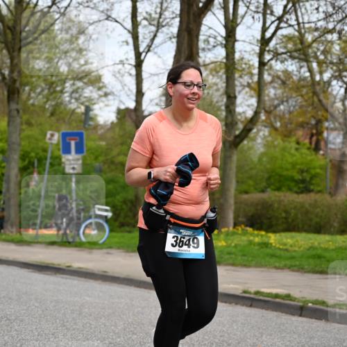 12.04.2026 - 45. Internationalen Wilhelmsburger Insellauf J. Mangold http://msf.ph/oto/9518736 12.04.2026 13:25:20 Ziel 2848, 2258, 2257, 2718, 5152, 5757, 3649, 4604, 4790, 2717, 4431, 3023, 3024 meine-sportfotos.de