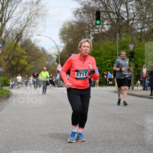 12.04.2026 - 45. Internationalen Wilhelmsburger Insellauf J. Mangold http://msf.ph/oto/9518737 12.04.2026 13:25:22 Ziel 2848, 2258, 2257, 2718, 5152, 5757, 3649, 4604, 4790, 2717, 2717, 4431, 3023, 3024, 2881 meine-sportfotos.de