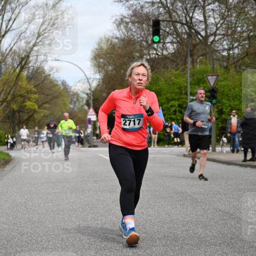 12.04.2026 - 45. Internationalen Wilhelmsburger Insellauf J. Mangold http://msf.ph/oto/9518738 12.04.2026 13:25:22 Ziel 2848, 2258, 2257, 2718, 5152, 5757, 3649, 4604, 4790, 2717, 2717, 4431, 3023, 3024, 2881 meine-sportfotos.de