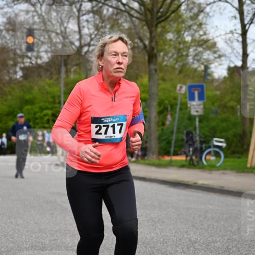 12.04.2026 - 45. Internationalen Wilhelmsburger Insellauf J. Mangold http://msf.ph/oto/9518750 12.04.2026 13:25:23 Ziel 2848, 2258, 2257, 2718, 5152, 5757, 3649, 4604, 4790, 2717, 4431, 3023, 3024, 2881 meine-sportfotos.de