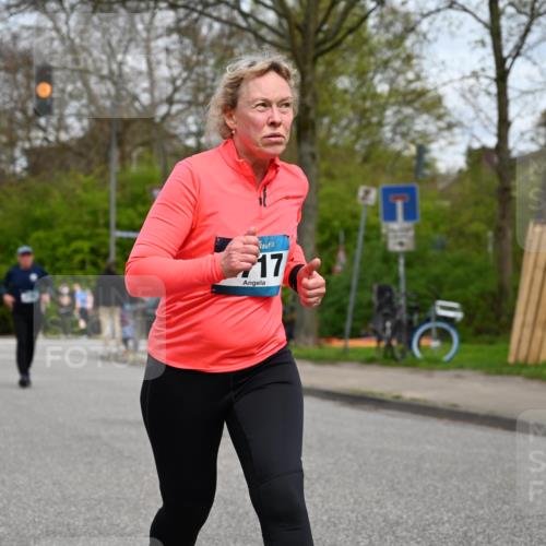 12.04.2026 - 45. Internationalen Wilhelmsburger Insellauf J. Mangold http://msf.ph/oto/9518751 12.04.2026 13:25:23 Ziel 2848, 2258, 2257, 2718, 5152, 5757, 3649, 4604, 4790, 2717, 4431, 3023, 3024, 2881 meine-sportfotos.de