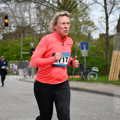 12.04.2026 - 45. Internationalen Wilhelmsburger Insellauf J. Mangold http://msf.ph/oto/9518752 12.04.2026 13:25:23 Ziel 2848, 2258, 2257, 2718, 5152, 5757, 3649, 4604, 4790, 2717, 4431, 3023, 3024, 2881 meine-sportfotos.de