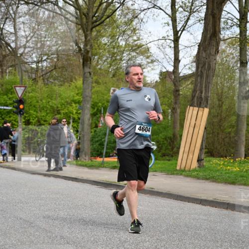 12.04.2026 - 45. Internationalen Wilhelmsburger Insellauf J. Mangold http://msf.ph/oto/9518754 12.04.2026 13:25:24 Ziel 2848, 2258, 2257, 2718, 5152, 5757, 3649, 4604, 4790, 2717, 4431, 3023, 3024, 2881 meine-sportfotos.de