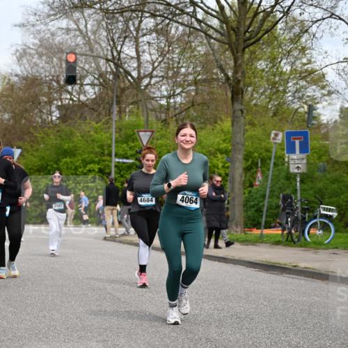 12.04.2026 - 45. Internationalen Wilhelmsburger Insellauf J. Mangold http://msf.ph/oto/9518796 12.04.2026 13:25:37 Ziel 2718, 5152, 5757, 3649, 4604, 4790, 2717, 4431, 3023, 3024, 2881, 4064, 4684, 2298, 4839, 4840, 4774 meine-sportfotos.de