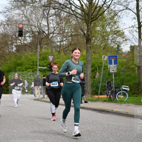12.04.2026 - 45. Internationalen Wilhelmsburger Insellauf J. Mangold http://msf.ph/oto/9518798 12.04.2026 13:25:37 Ziel 2718, 5152, 5757, 3649, 4604, 4790, 2717, 4431, 3023, 3024, 2881, 4064, 4684, 2298, 4839, 4840, 4774 meine-sportfotos.de