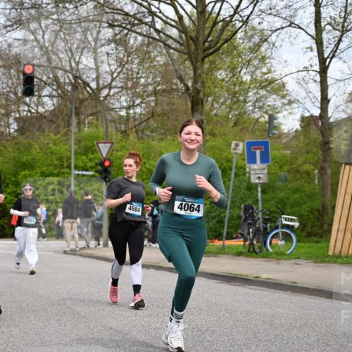 12.04.2026 - 45. Internationalen Wilhelmsburger Insellauf J. Mangold http://msf.ph/oto/9518801 12.04.2026 13:25:38 Ziel 2718, 5152, 5757, 3649, 4604, 4790, 2717, 4431, 4431, 3023, 3024, 2881, 4064, 4684, 4064, 4684, 2298, 4839, 4840, 4774 meine-sportfotos.de
