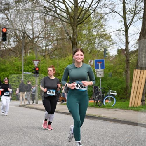 12.04.2026 - 45. Internationalen Wilhelmsburger Insellauf J. Mangold http://msf.ph/oto/9518803 12.04.2026 13:25:38 Ziel 2718, 5152, 5757, 3649, 4604, 4790, 2717, 4431, 4431, 3023, 3024, 2881, 4064, 4684, 4064, 4684, 2298, 4839, 4840, 4774 meine-sportfotos.de